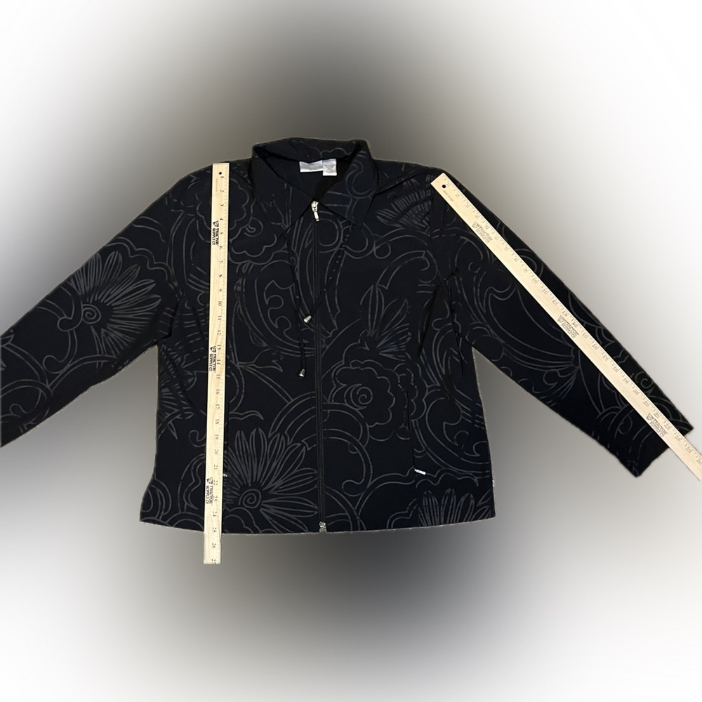Chico’s Zenergy Embossed Black Floral Pattern Jacket size XL - Picture 6 of 14